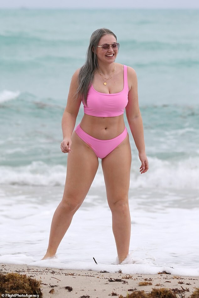 iskra-lawrence-revealing-photos-17 iskra lawrence revealing photos 17