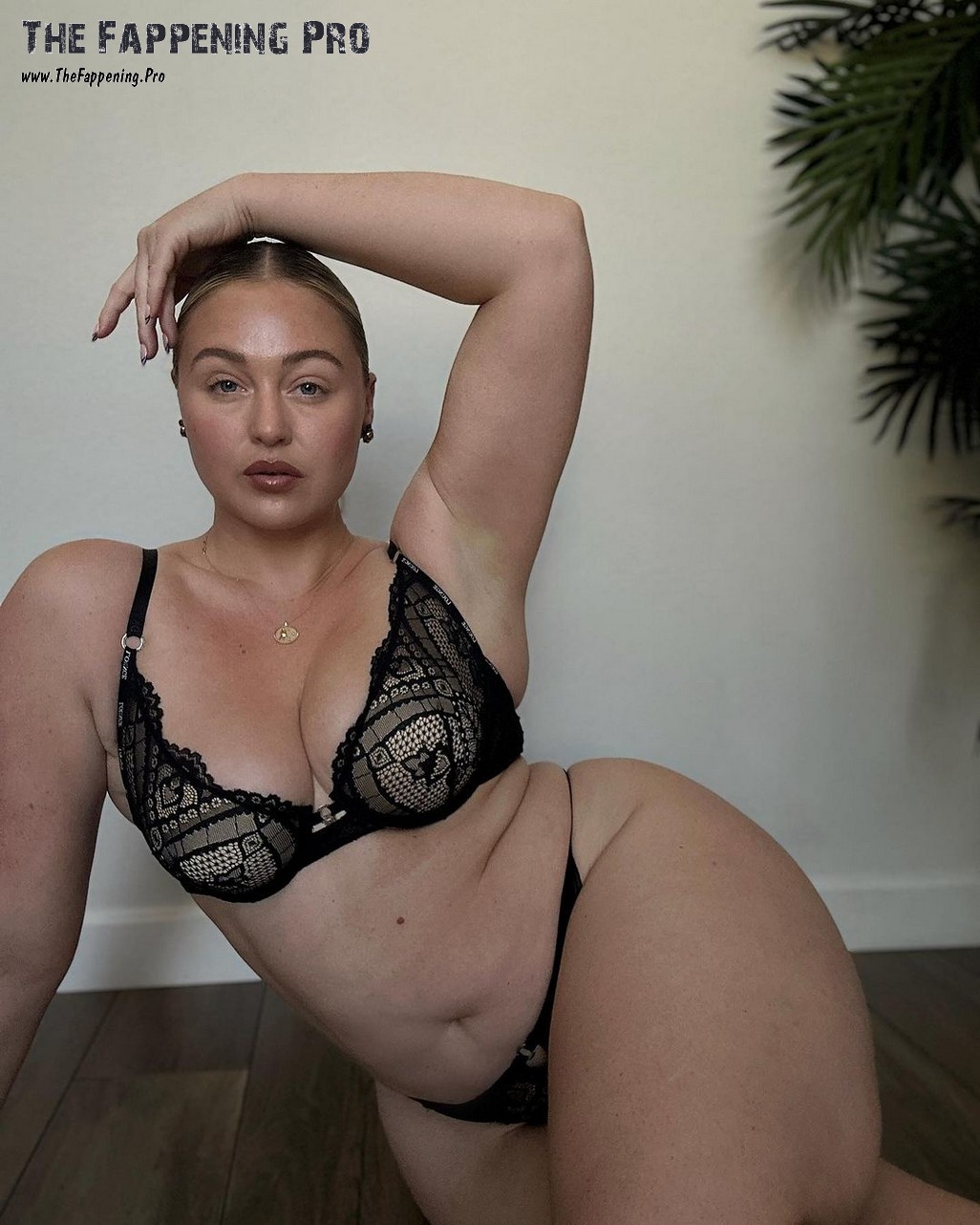 iskra-lawrence-sexy-thefappening-cfd-1 Iskra Lawrence