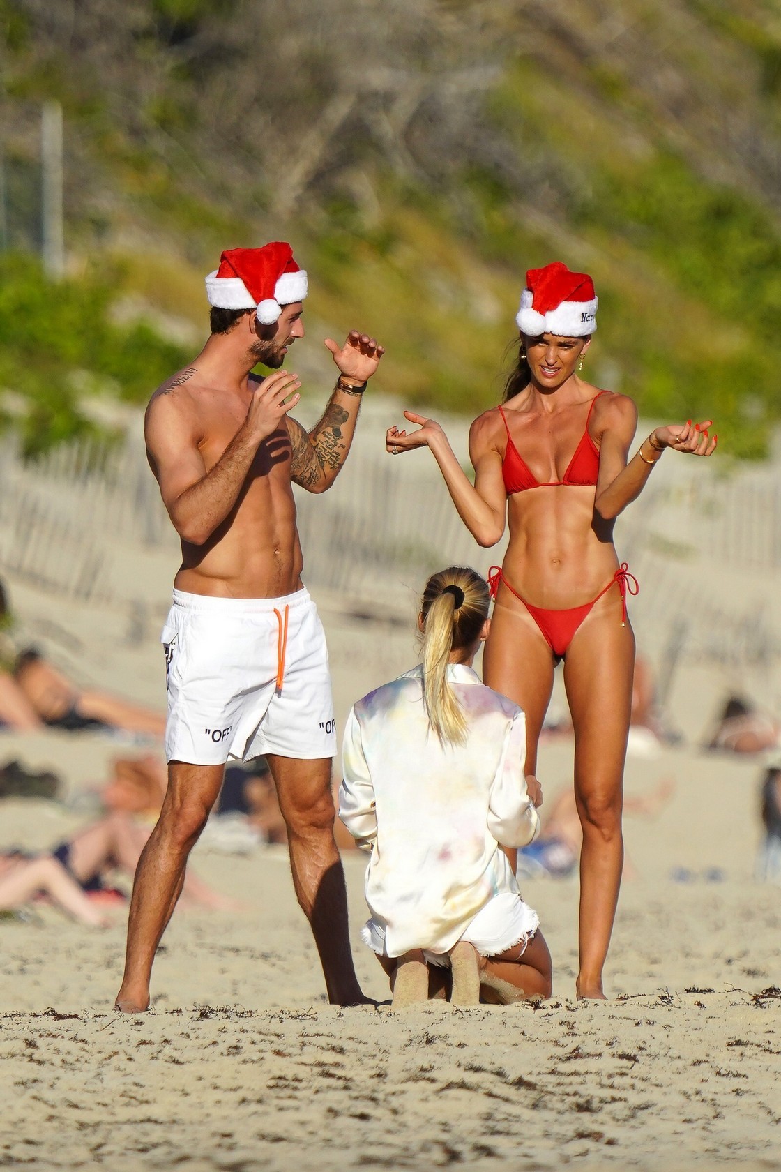 izabel-goulart-sexy-xmas-thefappening-cfd-11 izabel goulart sexy xmas thefappening cfd 11