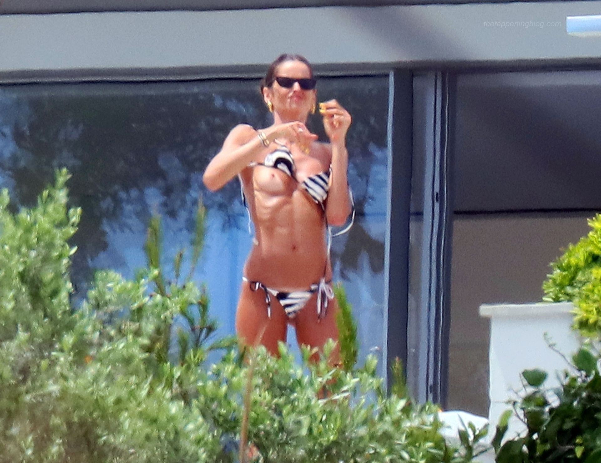 izabel-goulart-topless-before-neymar-party-thefappening-pro-7 izabel goulart topless before neymar party thefappening pro 7
