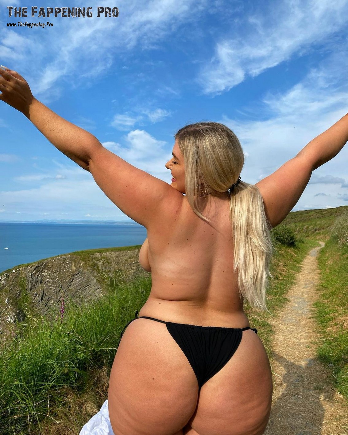 izzy-nicholls-nude-thefappening-cfd-2 Izzy Nicholls Naked