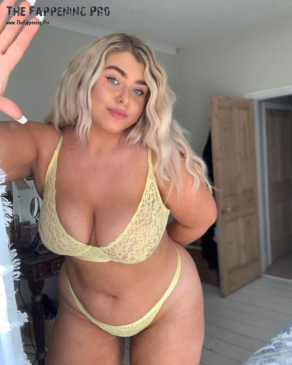 izzy-nicholls-sexy-thefappening-cfd-1 Izzy Nicholls