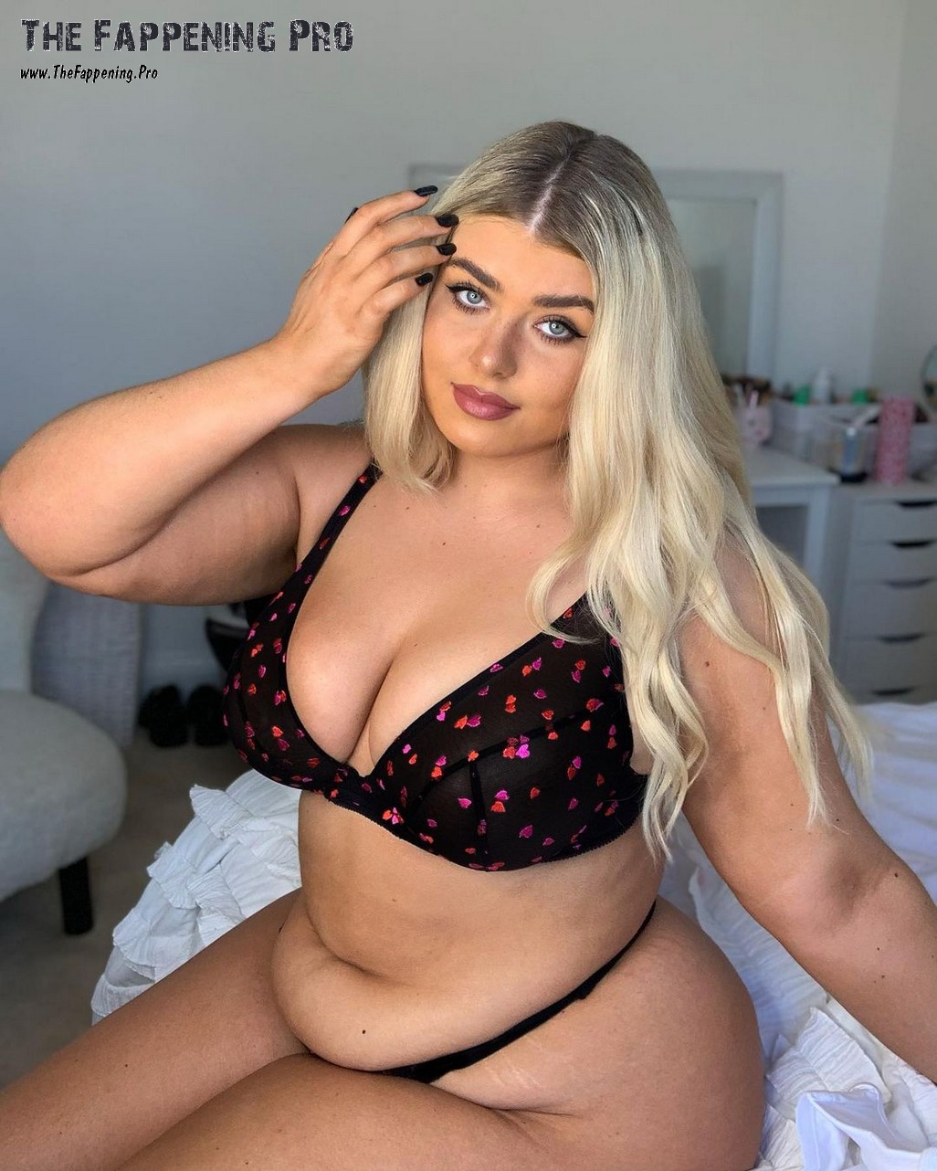 izzy-nicholls-sexy-thefappening-cfd-3 Izzy Nicholls Sexy