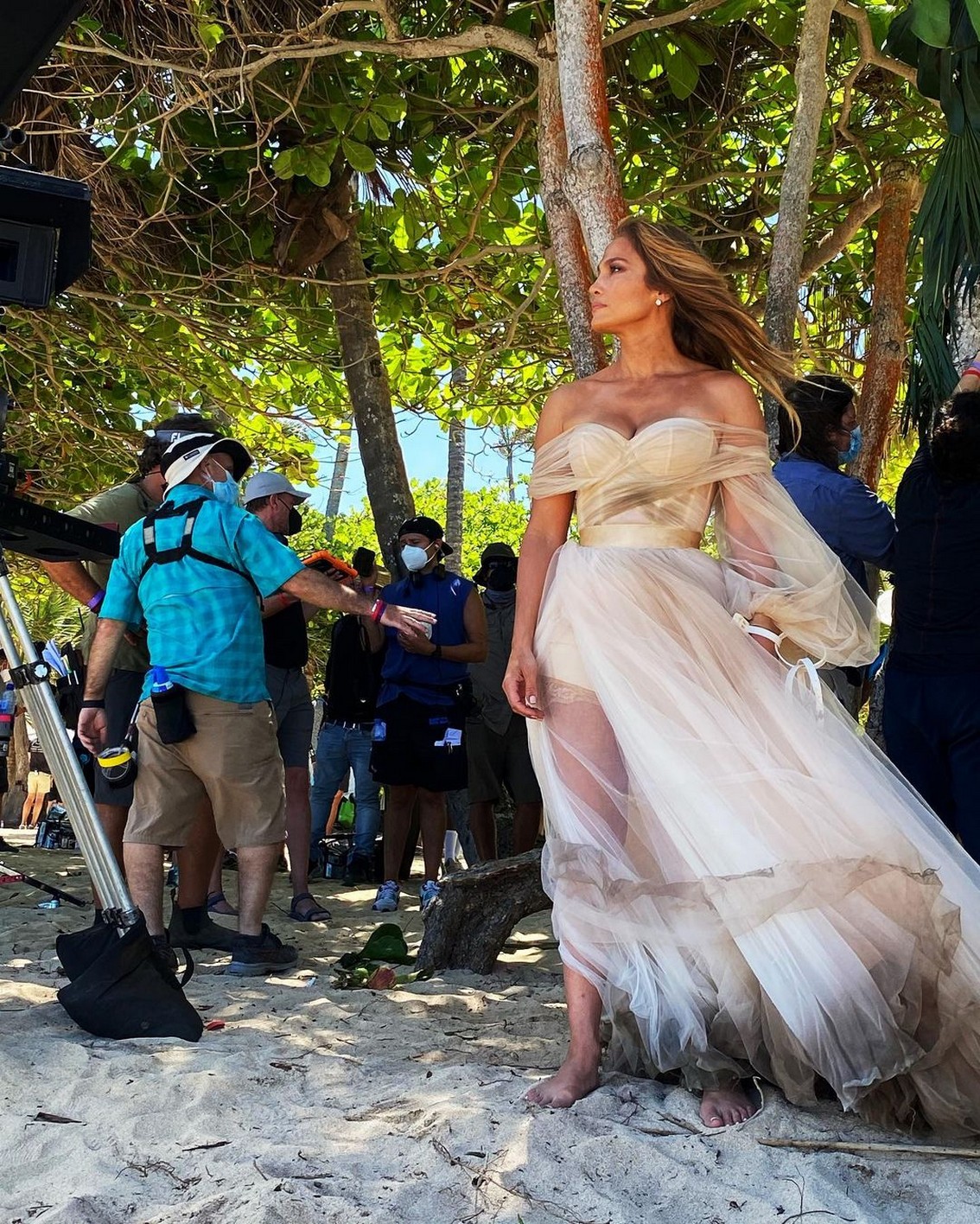 jennifer-lopez-bts-shotgun-wedding-thefappening-pro-8-1 Jennifer Lopez BTS Shotgun Wedding