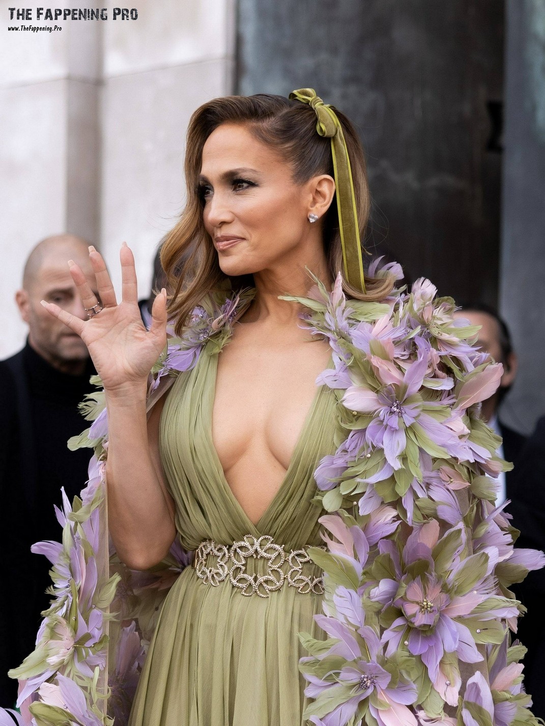 jennifer-lopez-cleavage-thefappening-cfd-3 jennifer lopez cleavage thefappening cfd 3