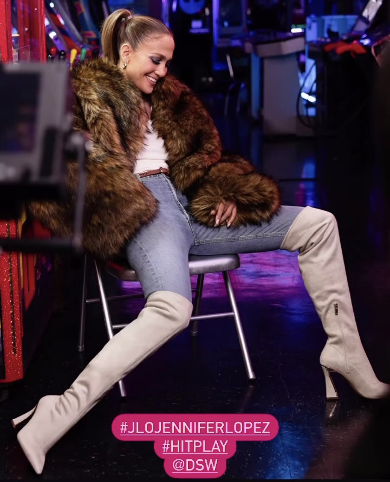 jennifer-lopez-in-dsw-thefappening-cfd-2 Jennifer Lopez Hot