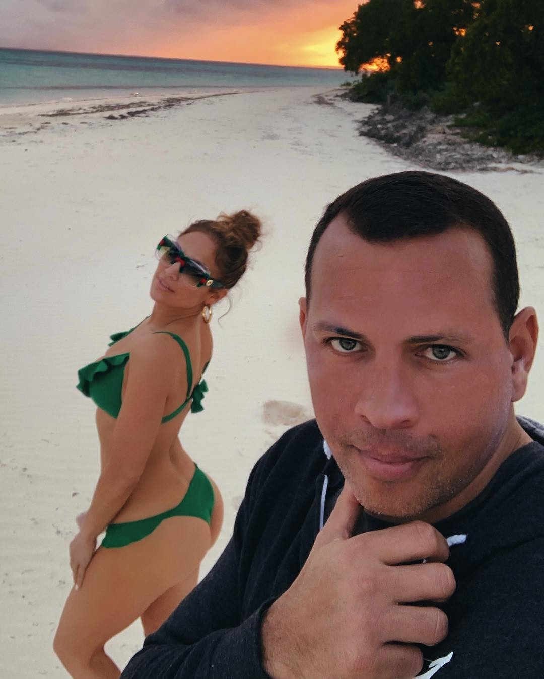 jennifer-lopez-sexy-bikini-2019-7 jennifer lopez sexy bikini 2019 7
