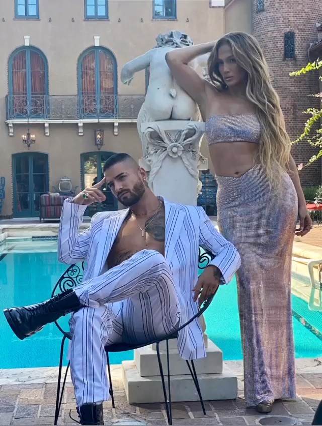 jennifer-lopez-sexy-billboard-with-maluma-thefappeningpro-5 Jennifer Lopez BTS Billboard
