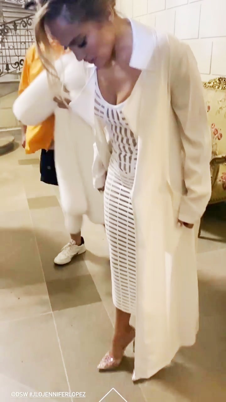 jennifer-lopez-sexy-with-no-lingerie-in-a-sheer-white-dress-thefappeningpro-10 Jennifer Lopez See Through