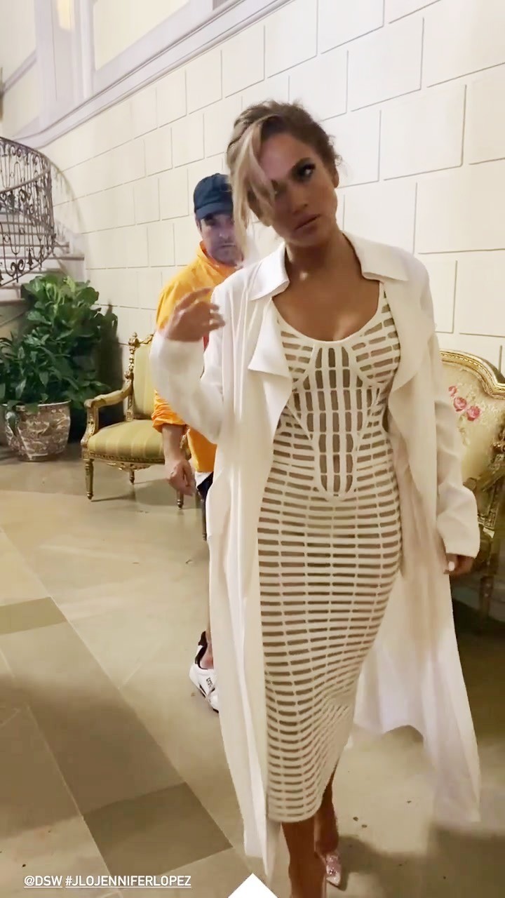 jennifer-lopez-sexy-with-no-lingerie-in-a-sheer-white-dress-thefappeningpro-5 Jennifer Lopez No Lingerie