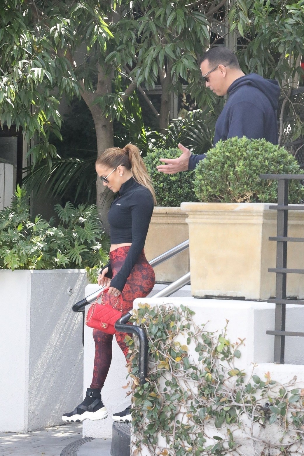 jennifer-lopez-showed-off-a-sexy-ass-in-los-angeles-thefappening-pro-1 jennifer lopez showed off a sexy ass in los angeles thefappening pro 1