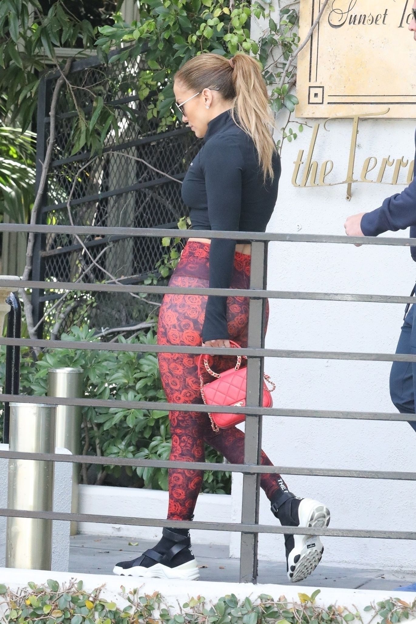 jennifer-lopez-showed-off-a-sexy-ass-in-los-angeles-thefappening-pro-7 jennifer lopez showed off a sexy ass in los angeles thefappening pro 7