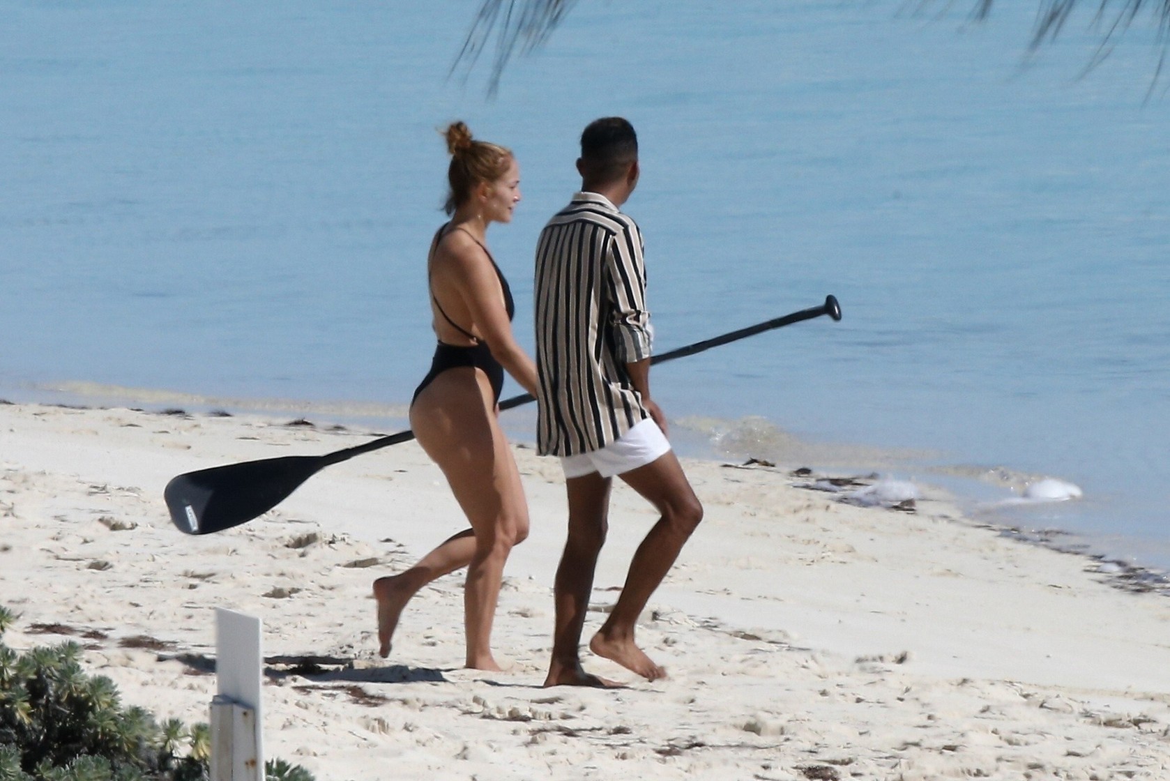 jennifer lopez showed off her juicy ass on the ocean thefappening cfd 14