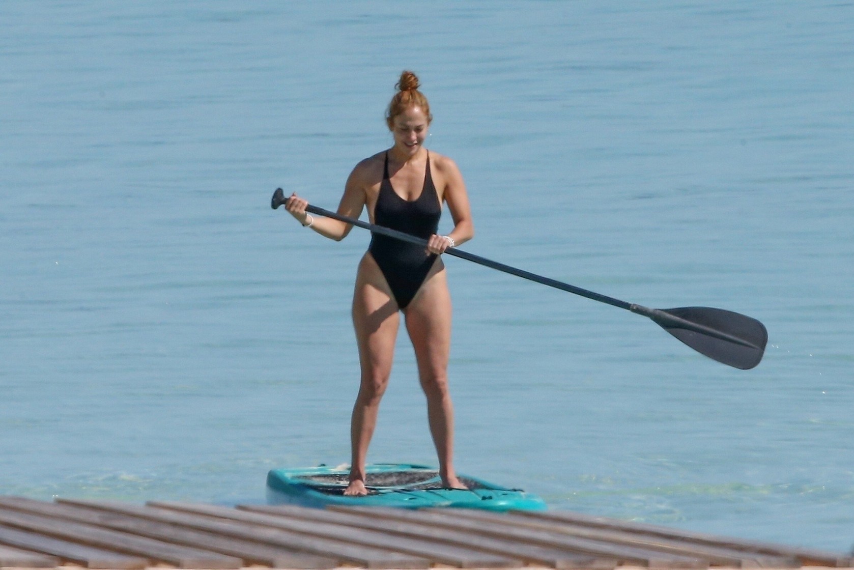 jennifer lopez showed off her juicy ass on the ocean thefappening cfd 15