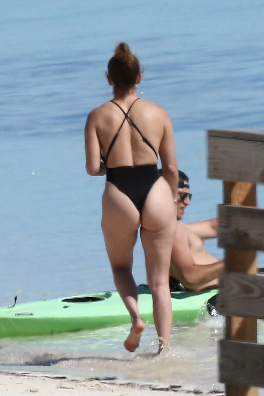 jennifer lopez showed off her juicy ass on the ocean thefappening cfd 19