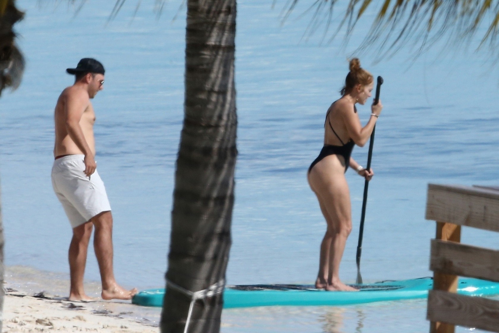 jennifer lopez showed off her juicy ass on the ocean thefappening cfd 25