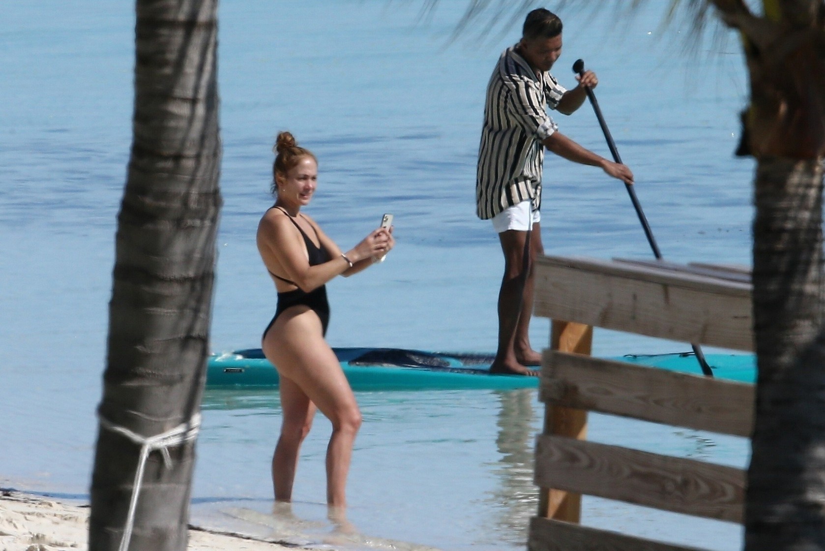 jennifer lopez showed off her juicy ass on the ocean thefappening cfd 7