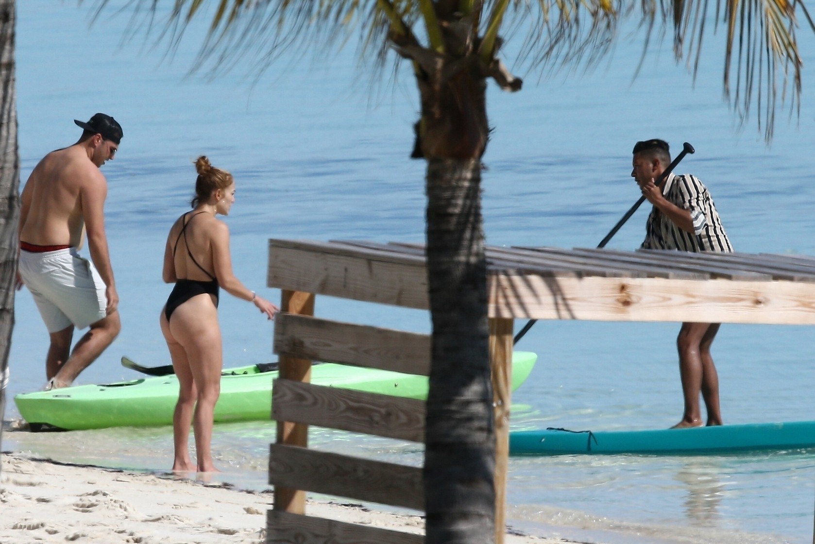 jennifer lopez showed off her juicy ass on the ocean thefappening cfd 9