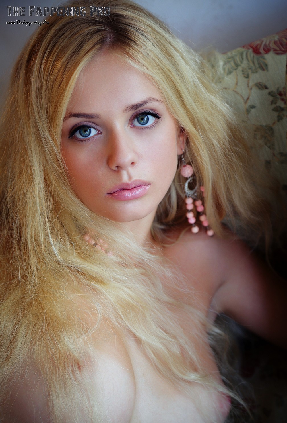 jennifer-mackay-nude-blonde-thefappening-cfd-18 Cute BLonde With Blue Eyes