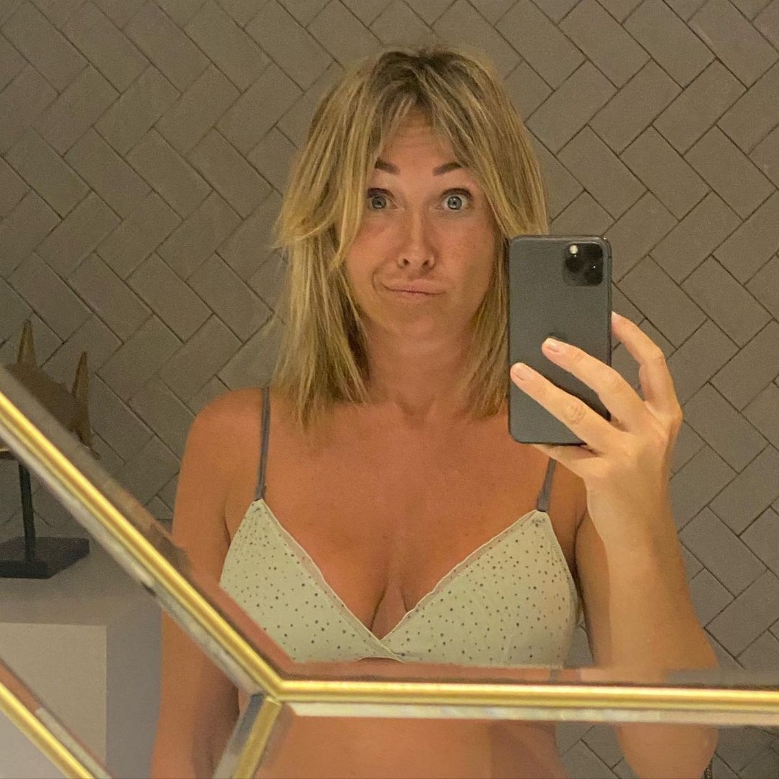jenny-frost-hot-milf-thefappening-cfd-2 Jenny Frost Fappening Selfie
