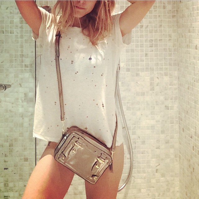 jenny-mollen-nude-thefappening-2 jenny mollen nude thefappening 2