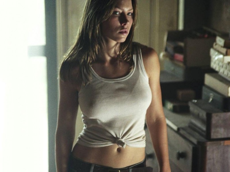 jessica-biel-nude-sexy-fappening-28 Jessica Biel Tits