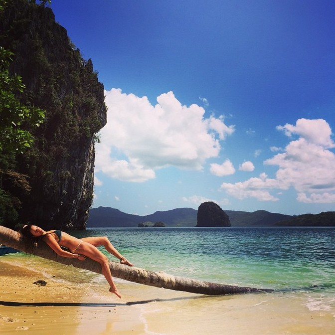 jessica-mcnamee-in-a-bikini-thefappening-pro-2 Jessica McNamee Posing In A Bikini