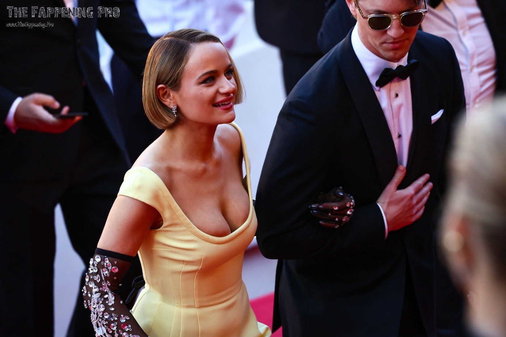 joey-king-tits-thefappening-cfd-27 Joey King Paparazzi
