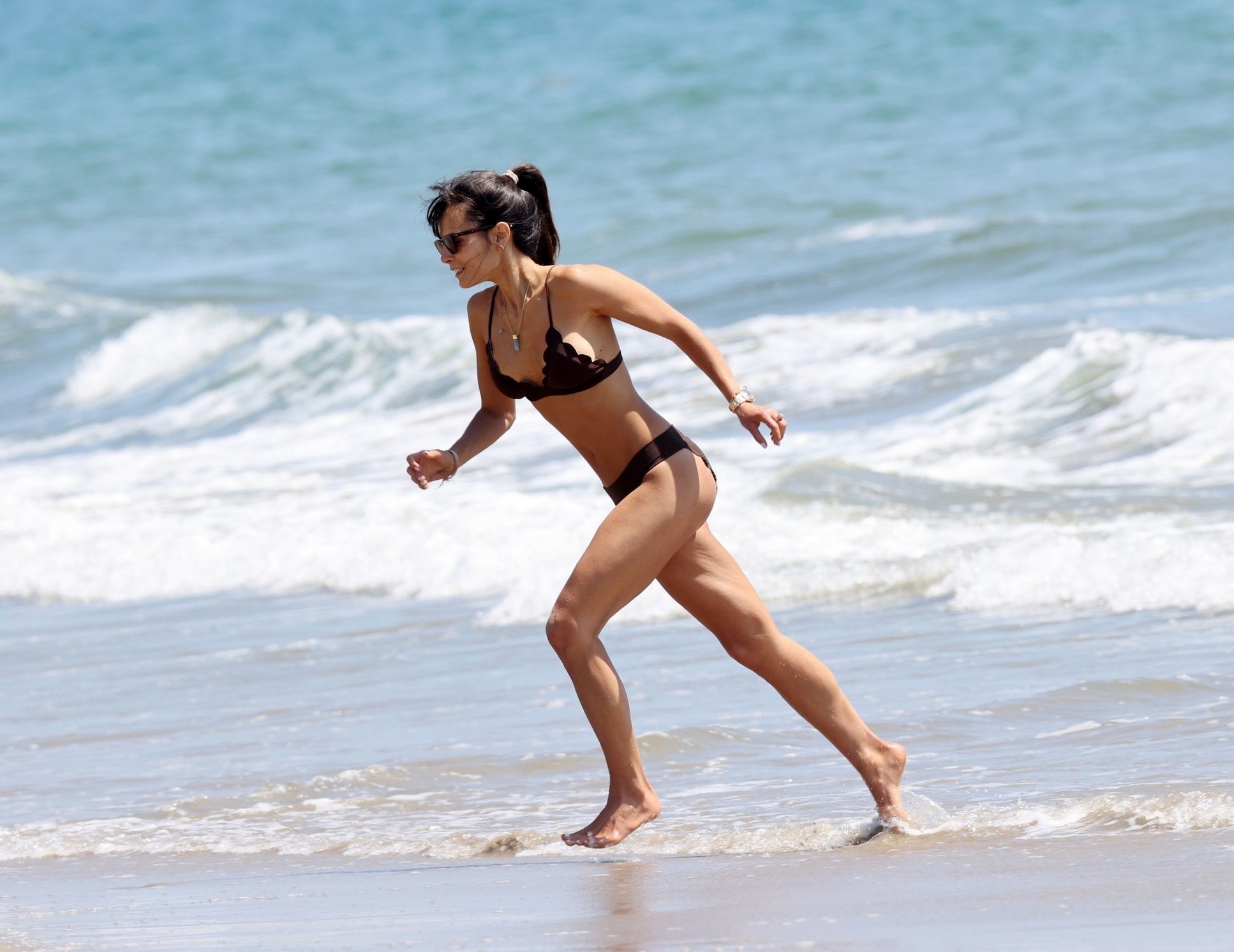 jordana-brewster-sexy-ass-in-a-bikini-thefappening-cfd-46 jordana brewster sexy ass in a bikini thefappening cfd 46