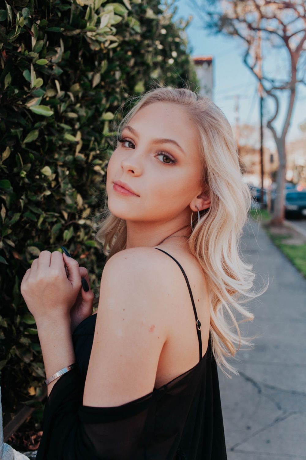 jordyn-jones-sexy-c-heads-12 jordyn jones sexy c heads 12