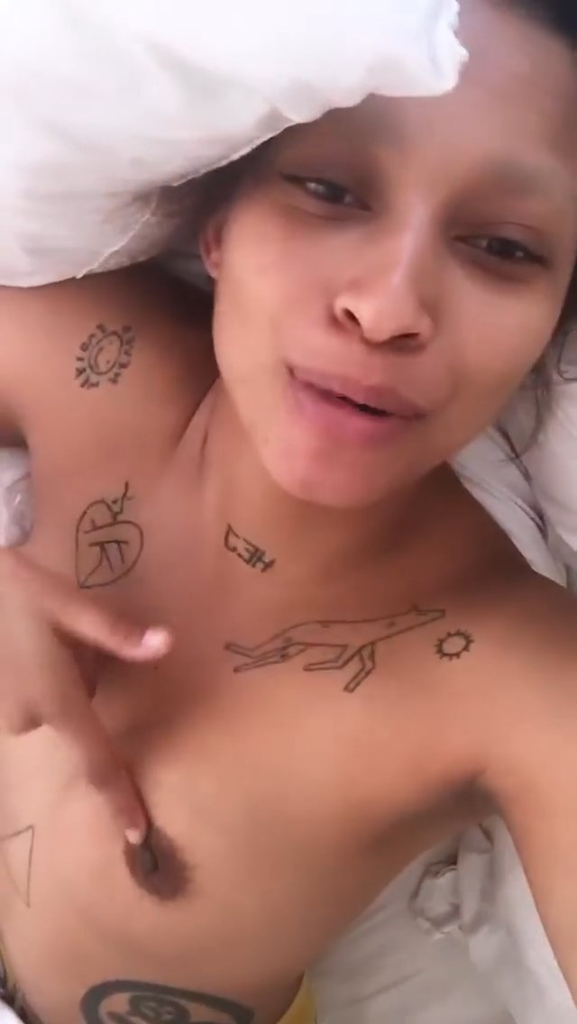 joy-me28099batha-topless-thefappening-cfd-7 Joy M’Batha Tits