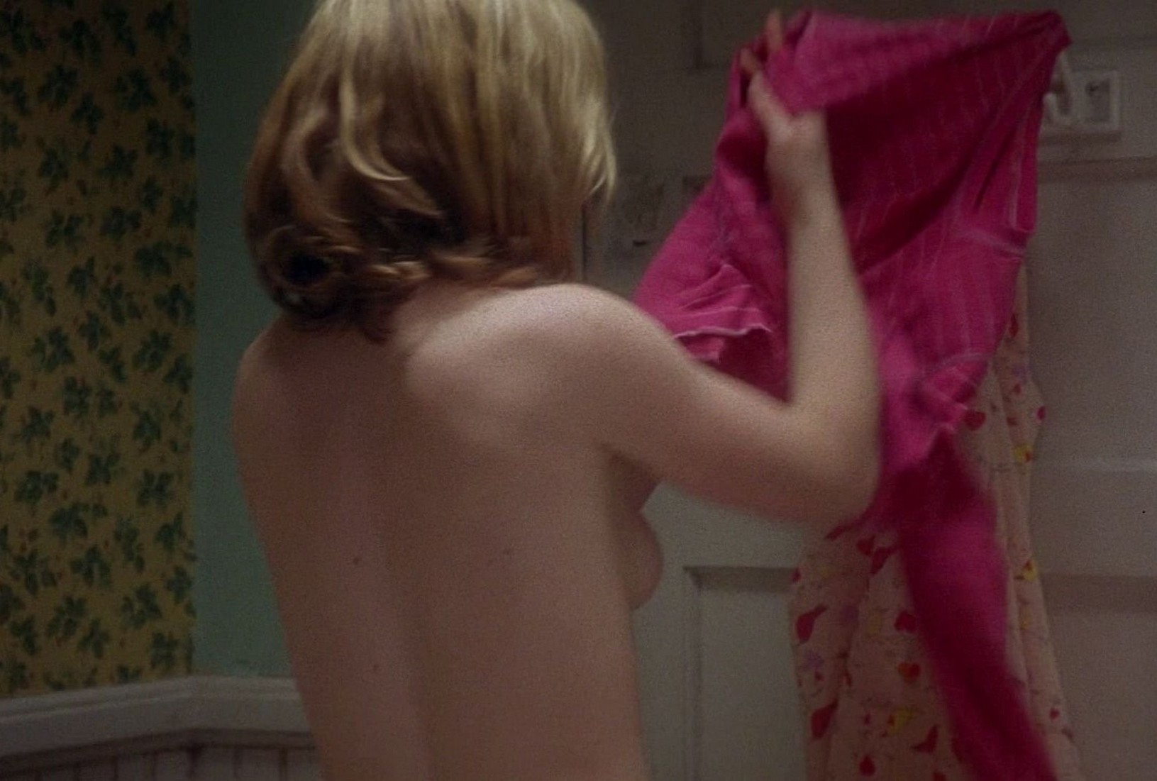 julia-stiles-topless-thefappening-cfd-5 Julia Stiles Naked