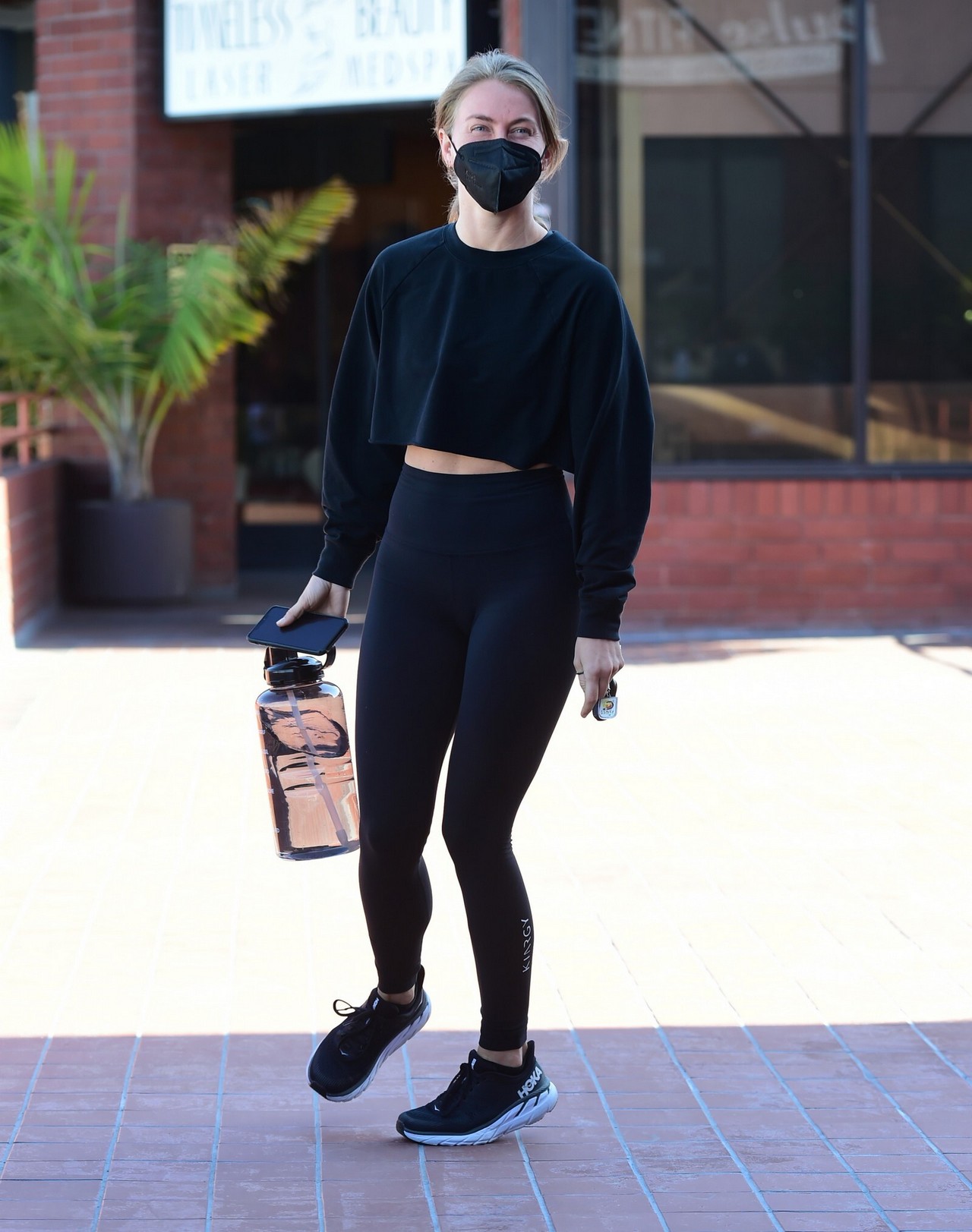 julianne-hough-sexy-tight-leggings-thefappening-cfd-4 julianne hough sexy tight leggings thefappening cfd 4
