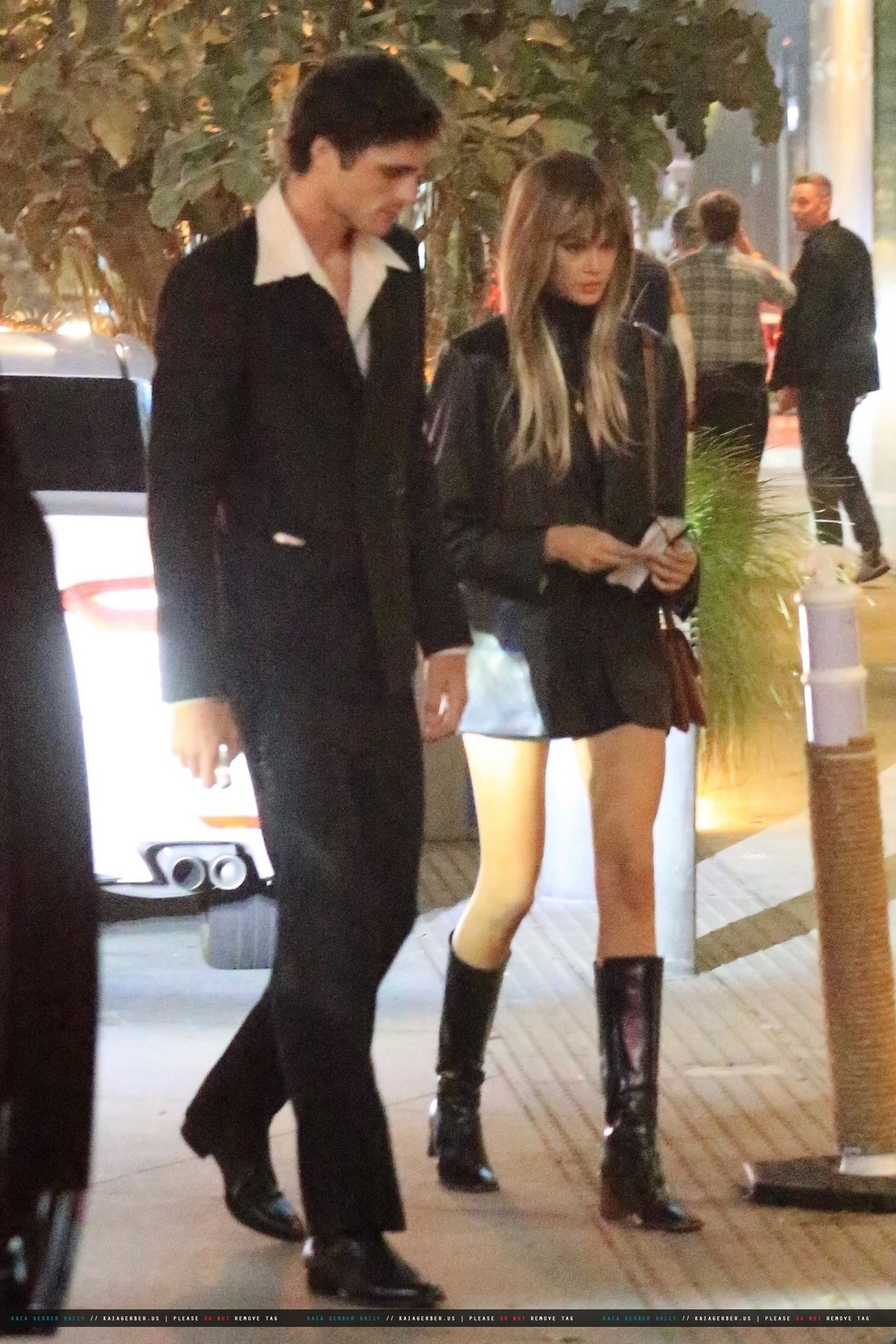 kaia-gerber-and-jacob-elordi-at-halloween-party-thefappening-cfd-2 Kaia Gerber Legs