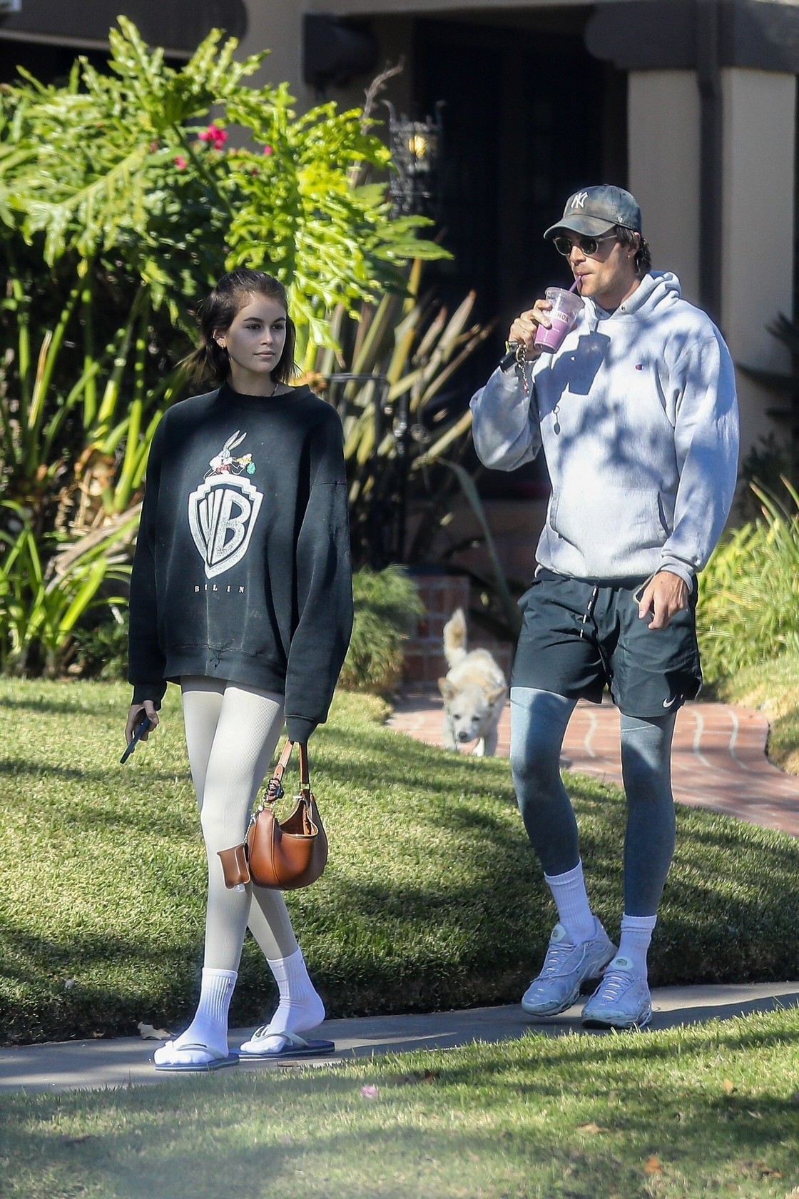 kaia-gerber-sexy-in-white-leggings-thefappening-cfd-1 kaia gerber sexy in white leggings thefappening cfd 1
