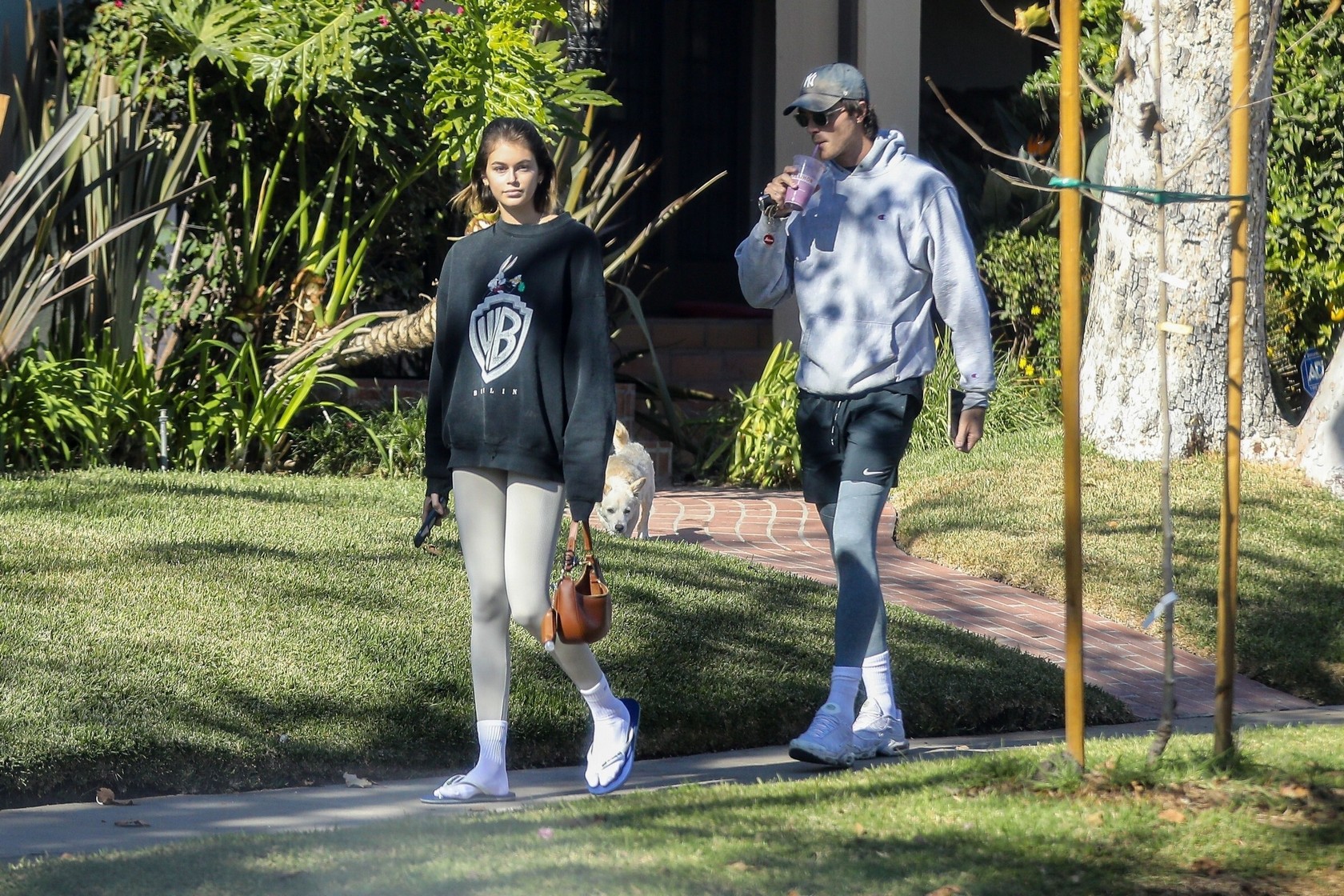 kaia-gerber-sexy-in-white-leggings-thefappening-cfd-14 kaia gerber sexy in white leggings thefappening cfd 14