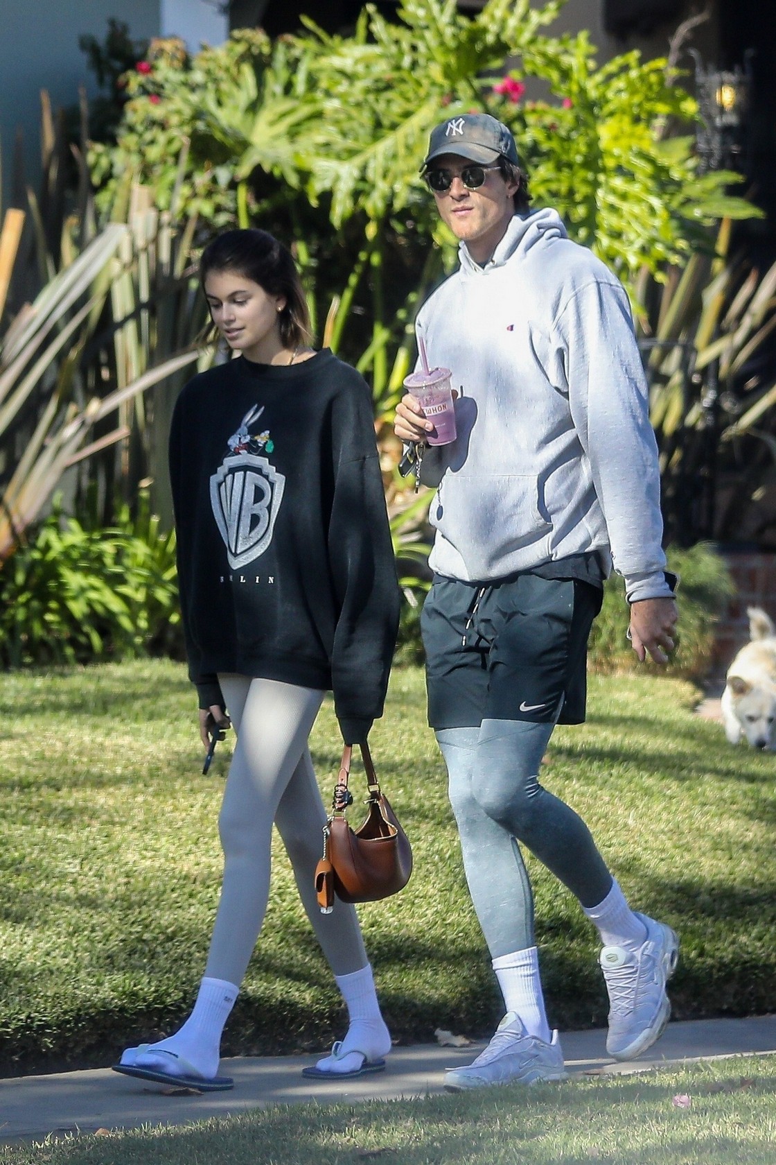 kaia-gerber-sexy-in-white-leggings-thefappening-cfd-21 kaia gerber sexy in white leggings thefappening cfd 21
