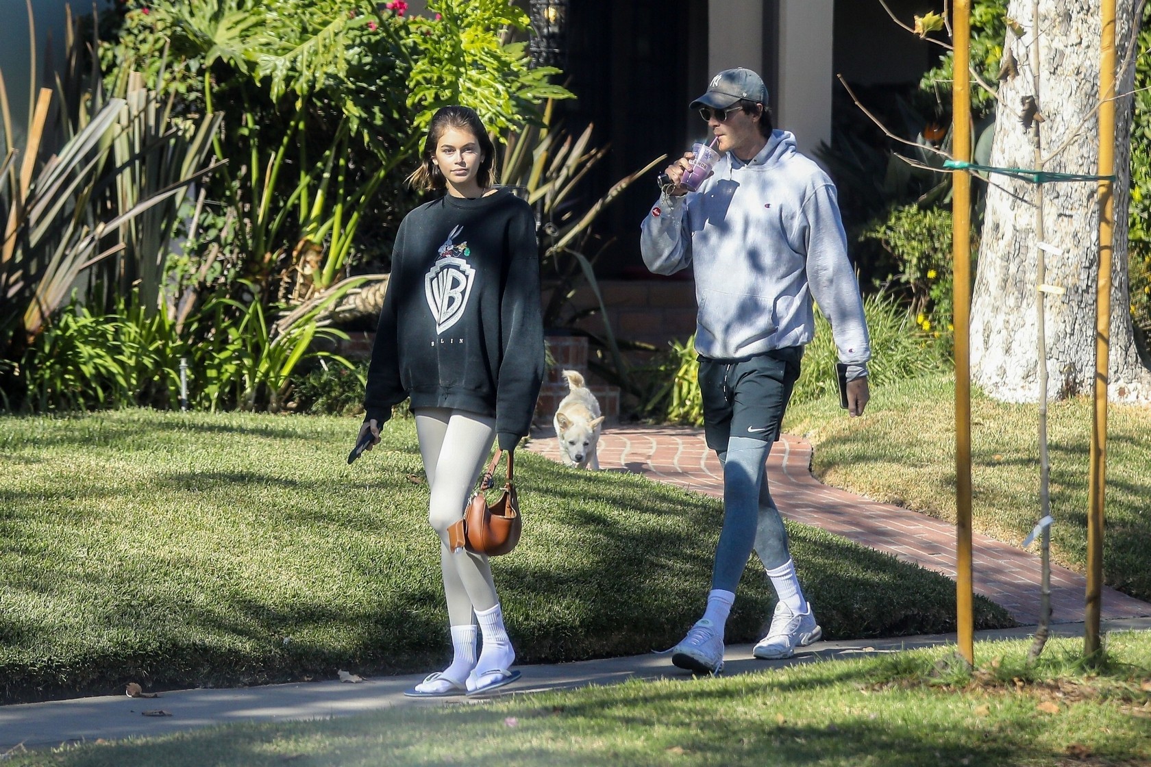 kaia-gerber-sexy-in-white-leggings-thefappening-cfd-22 kaia gerber sexy in white leggings thefappening cfd 22