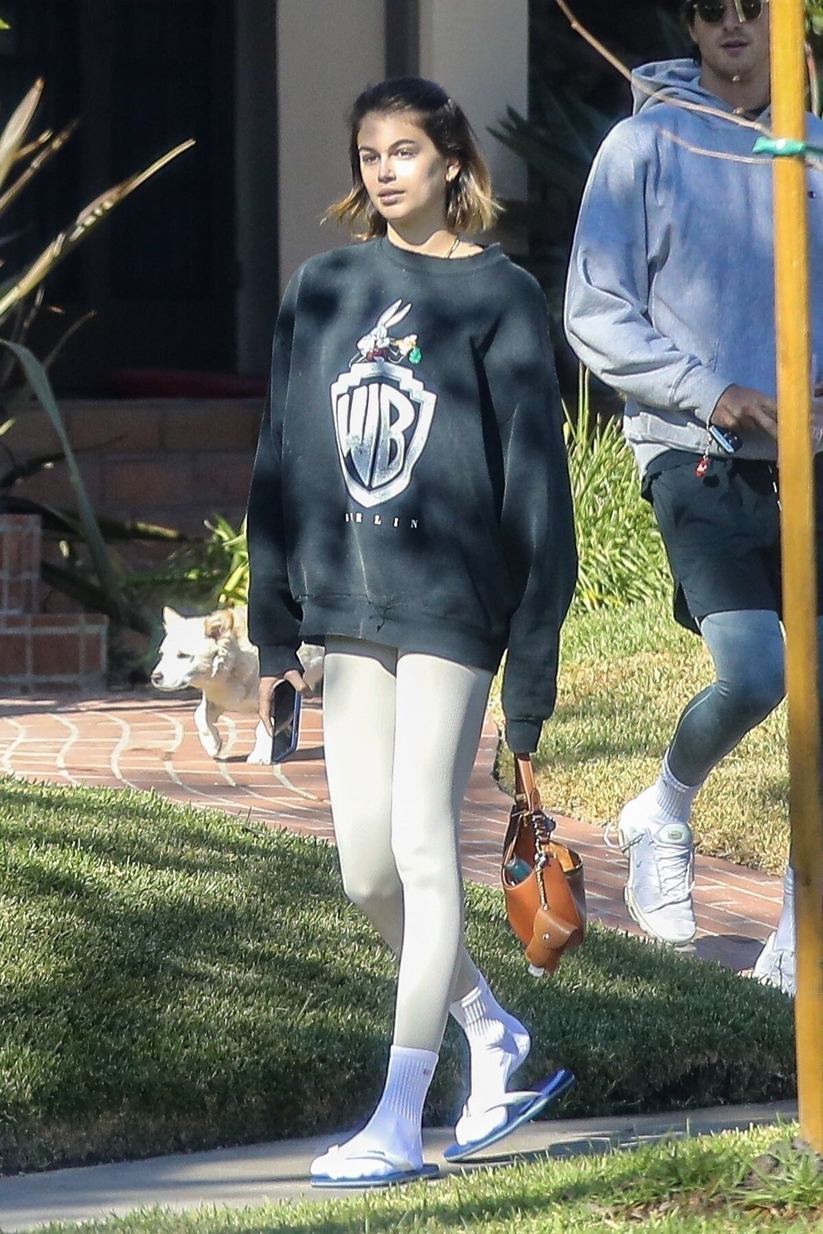 kaia-gerber-sexy-in-white-leggings-thefappening-cfd-27 kaia gerber sexy in white leggings thefappening cfd 27