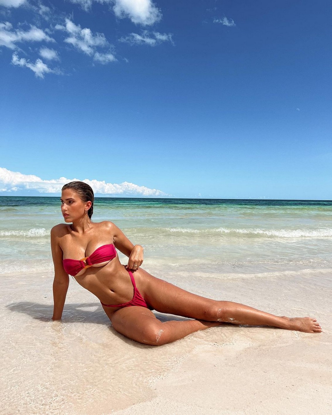 kara-del-toro-bikini-thefappening-cfd-11 Kara Del Toro Bare Feet