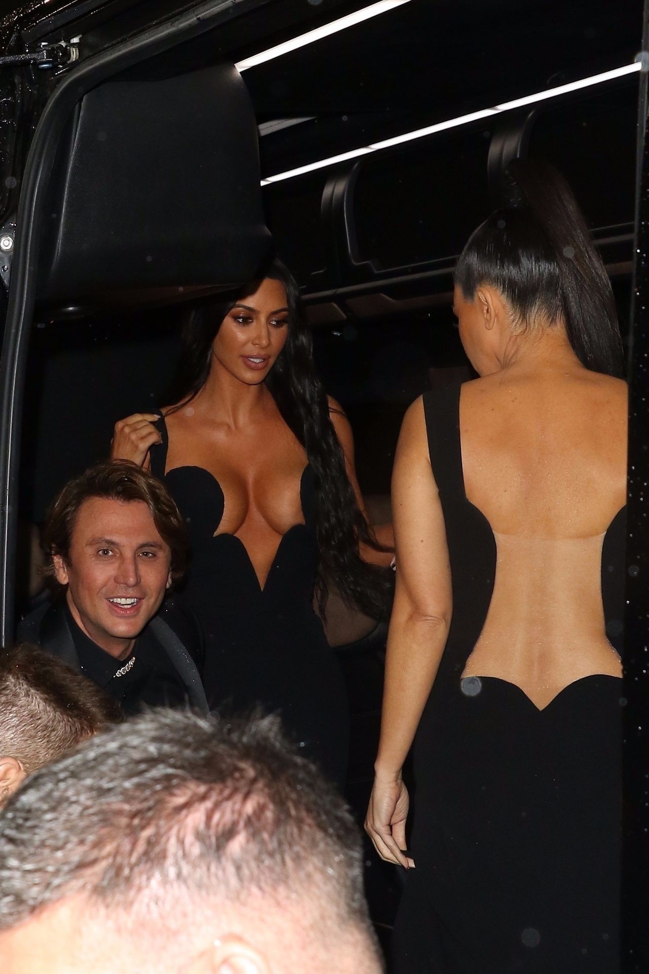 kardashian-sisters-tits-sexy-2 kardashian sisters tits sexy 2