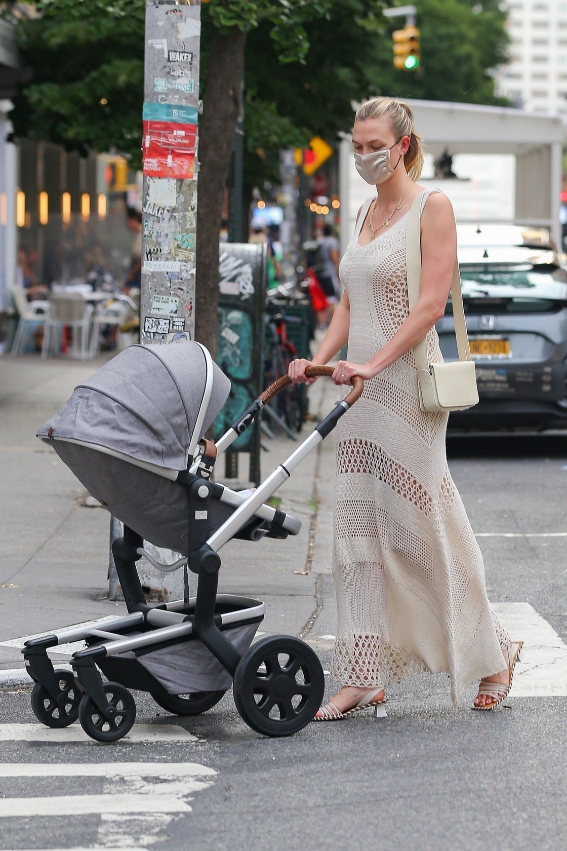 karlie-kloss-braless-thefappening-cfd-8 karlie kloss braless thefappening cfd 8