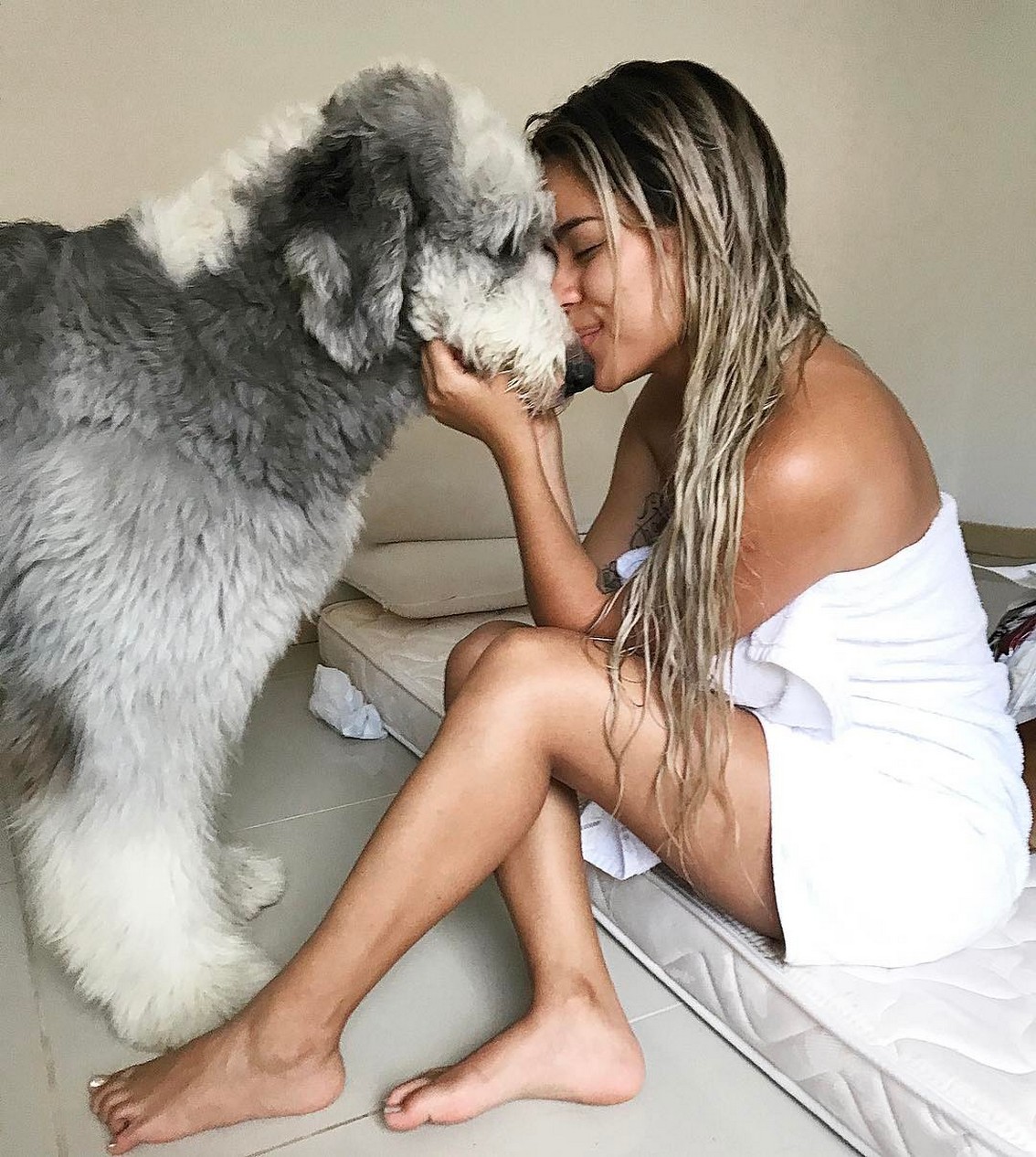 karol-g-feet-thefappening-cfd-5 Karol G Barefoot