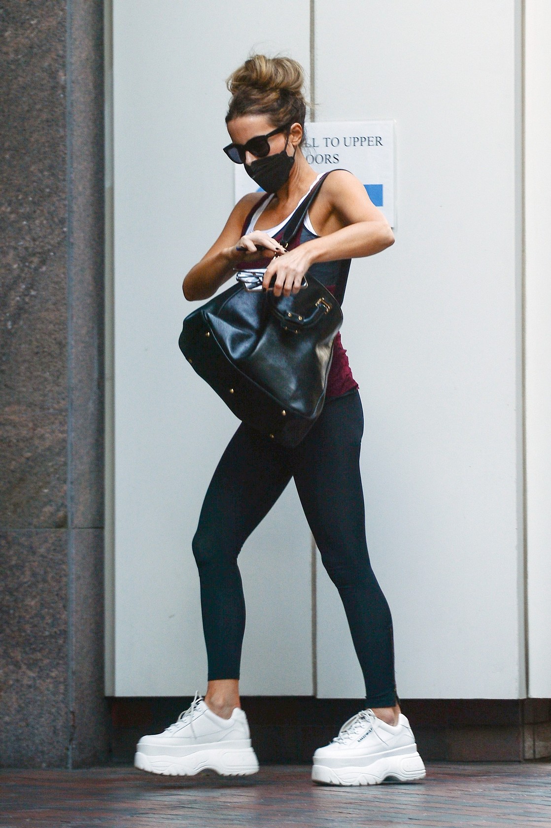 kate-beckinsale-sexy-in-black-leggings-thefappening-cfd-11 Kate Beckinsale Ass