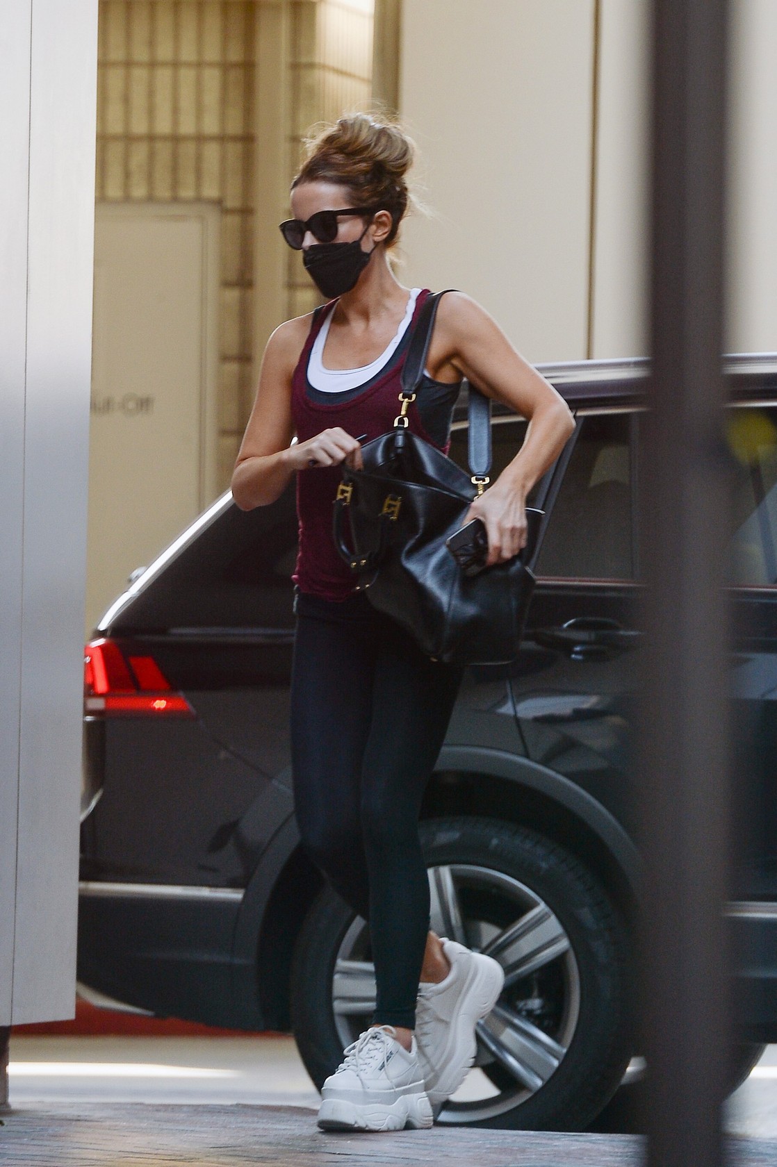 kate-beckinsale-sexy-in-black-leggings-thefappening-cfd-15 kate beckinsale sexy in black leggings thefappening cfd 15