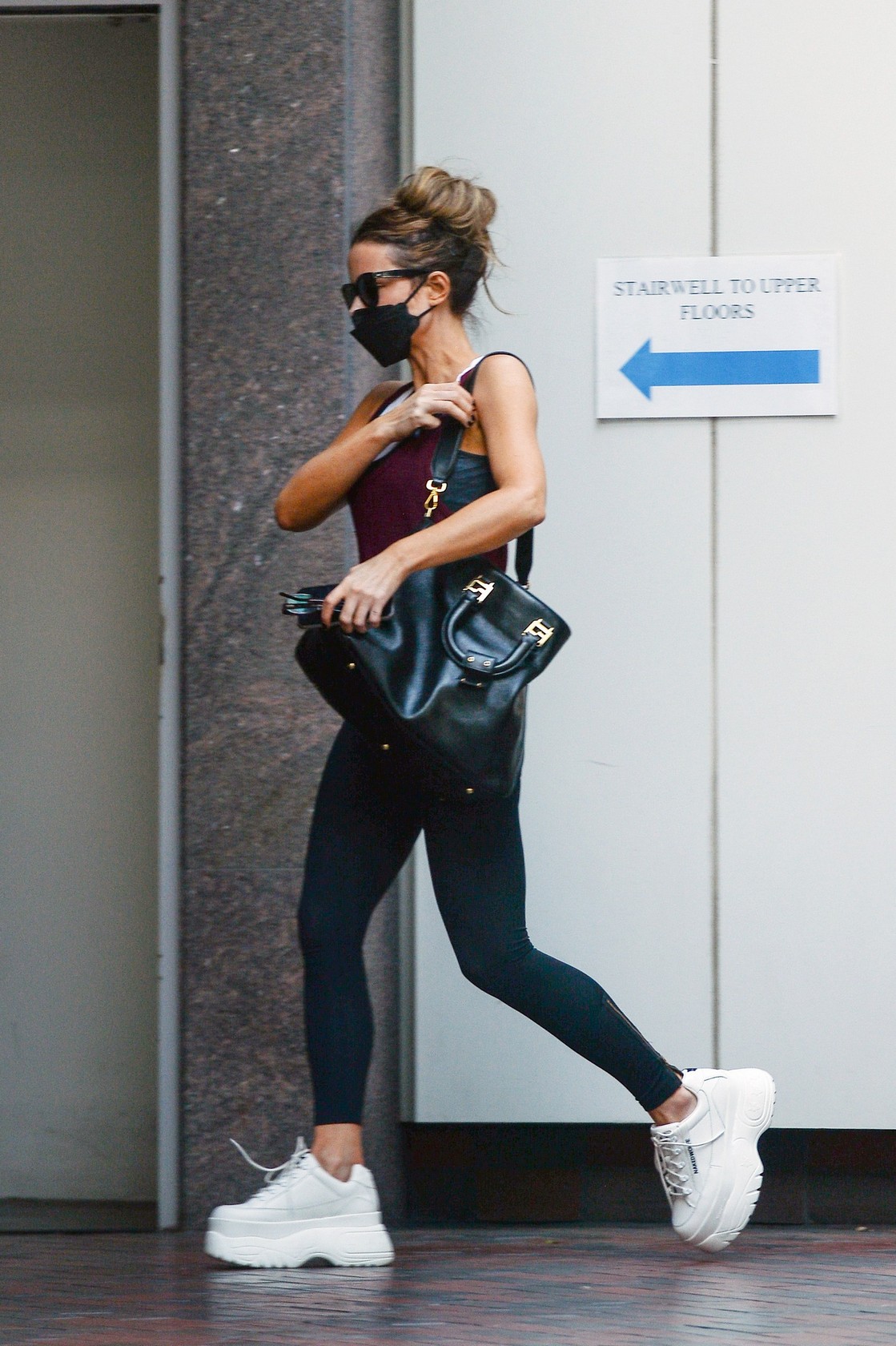 kate-beckinsale-sexy-in-black-leggings-thefappening-cfd-9 Kate Beckinsale Fappening