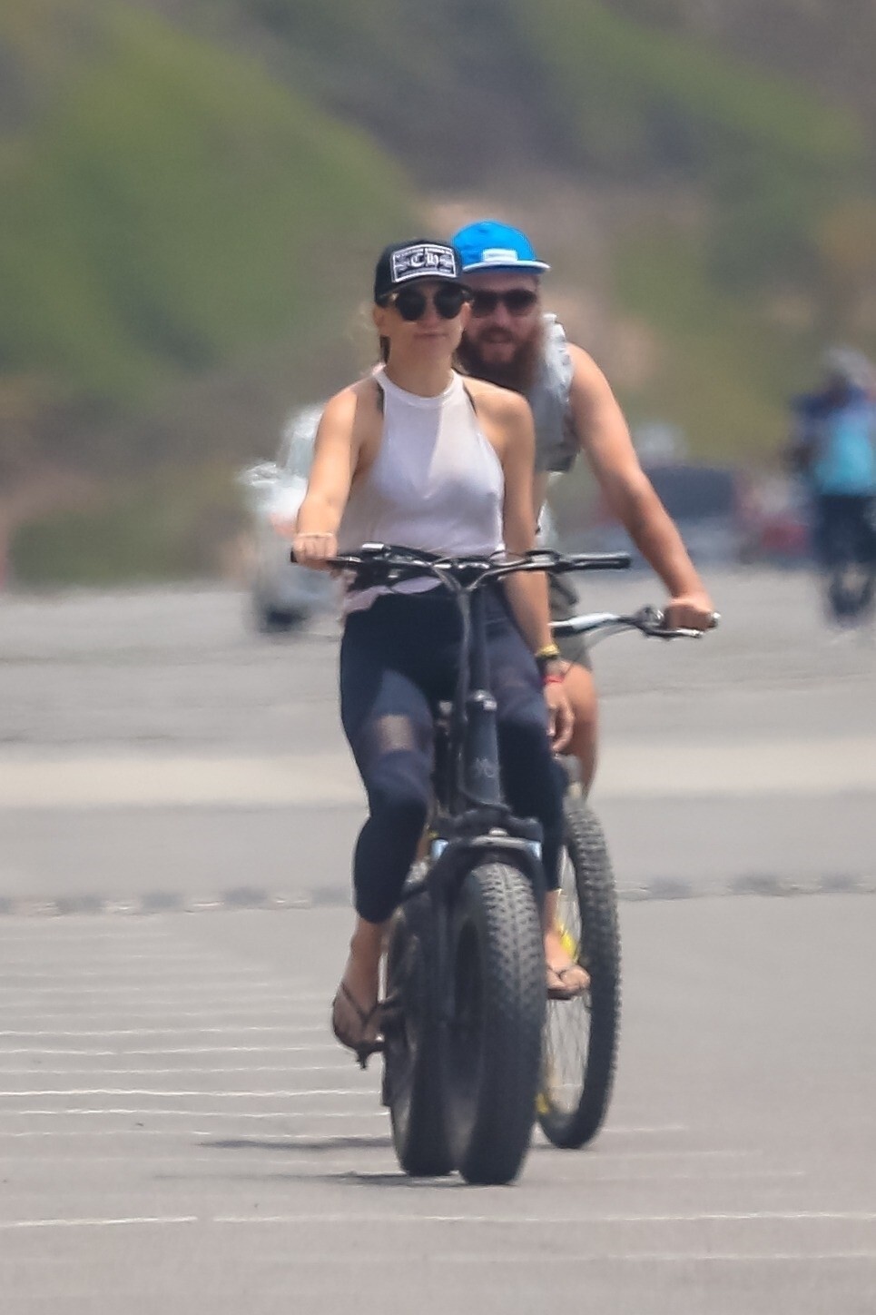 kate-hudson-sexy-bike-ride-in-malibu-thefappening-pro-10 Kate Hudson Sexy Bike Ride In Malibu