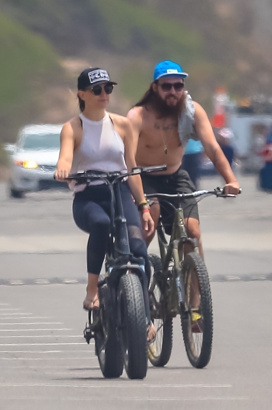 kate-hudson-sexy-bike-ride-in-malibu-thefappening-pro-25 kate hudson sexy bike ride in malibu thefappening pro 25