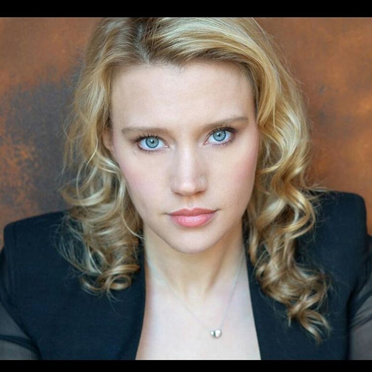 kate-mckinnon-nude-sexy-30 kate-mckinnon-nude-sexy-30