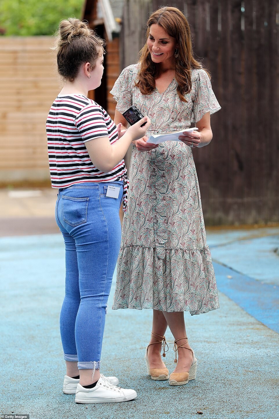 kate-middleton-arriving-for-royal-photographic-society-workshop-london-20 kate middleton arriving for royal photographic society workshop london 20